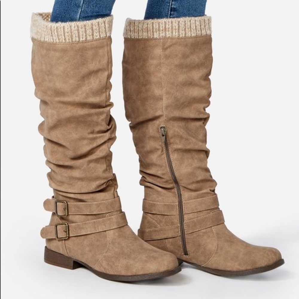 JustFab Pilar Flat Boots in Tan Size 8